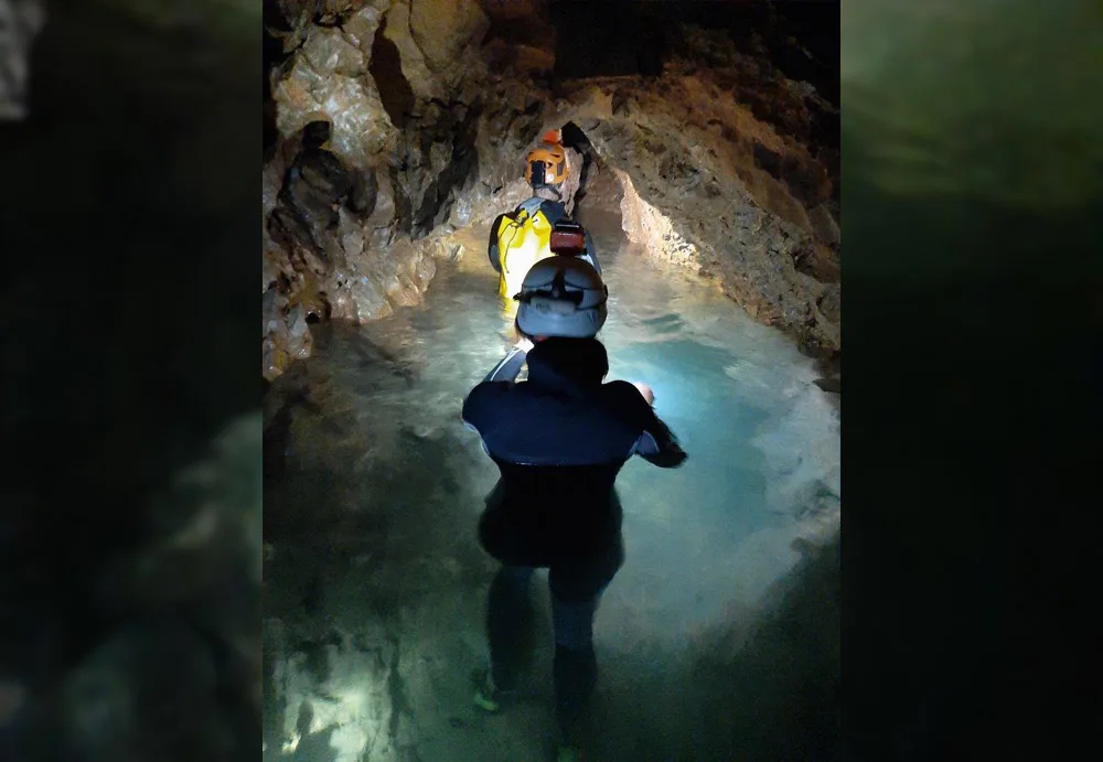 Spéléologie aquatique dans les grottes de Villefranche-de-Conflent